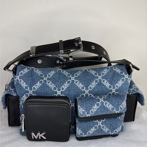 Michael Kors Dakota Medium Pocket Shoulder Bag NWT